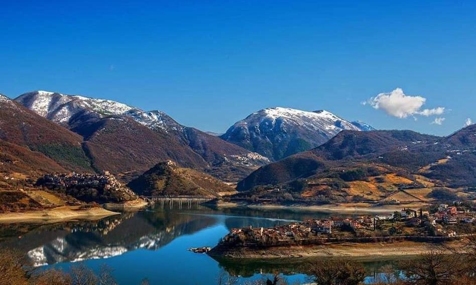 Stanza Con Terrazzo Vista Lago - Lakeholiday Castel di Tora Ngoại thất bức ảnh