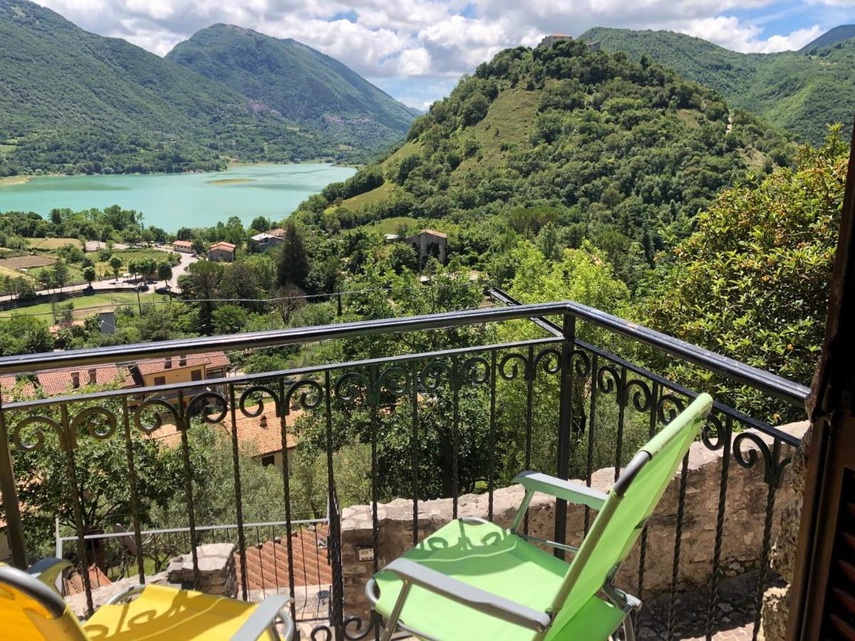 Stanza Con Terrazzo Vista Lago - Lakeholiday Castel di Tora Ngoại thất bức ảnh