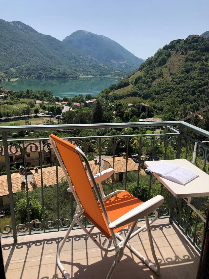 Stanza Con Terrazzo Vista Lago - Lakeholiday Castel di Tora Ngoại thất bức ảnh