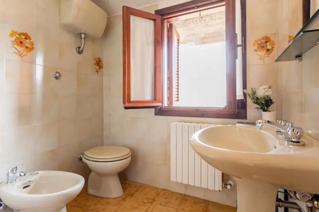 Stanza Con Terrazzo Vista Lago - Lakeholiday Castel di Tora Ngoại thất bức ảnh